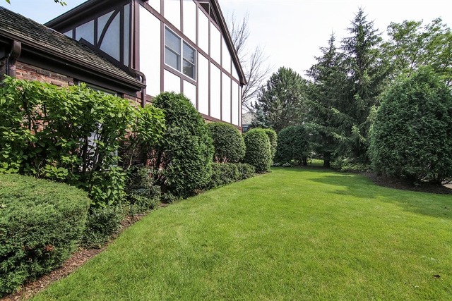 2349 Mohawk Ln, Glenview, IL 60026 photo 22