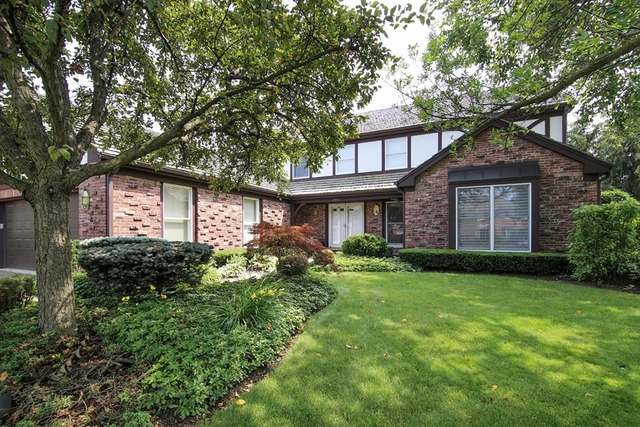 2349 Mohawk Ln, Glenview, IL 60026 photo 1