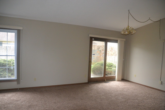 416 Apple St, Dixon, IL 61021 photo 5
