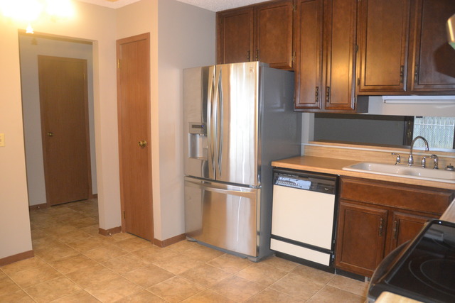 416 Apple St, Dixon, IL 61021 photo 4
