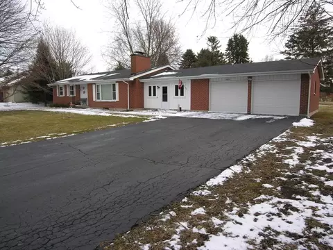 38 W421 Heatherfield Dr, Elgin, IL 60124 photo 1