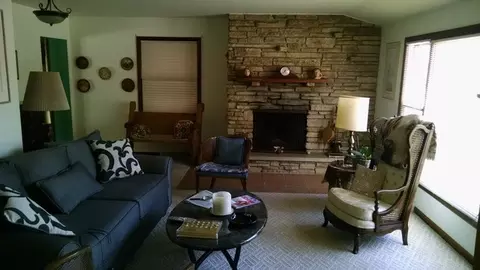 38 W421 Heatherfield Dr, Elgin, IL 60124 photo 9