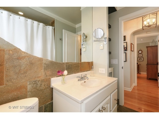 221 N Wille St, Mount Prospect, IL 60056 photo 12