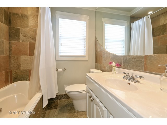 221 N Wille St, Mount Prospect, IL 60056 photo 11