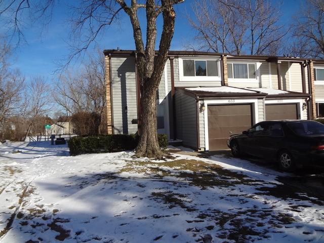 653 Lakeside Cir Dr, Wheeling, IL 60090 photo 1