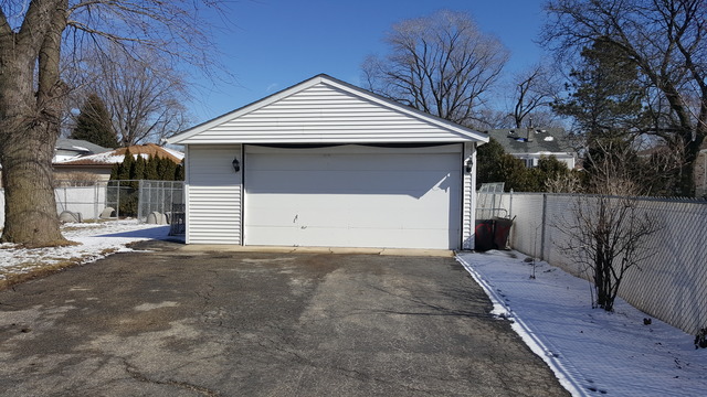 2249 S Wolf Rd, Des Plaines, IL 60018 photo 11