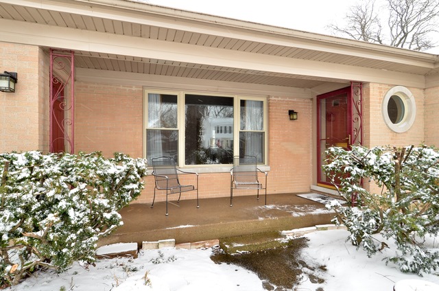 939 Rolling Pass, Glenview, IL 60025 photo 2