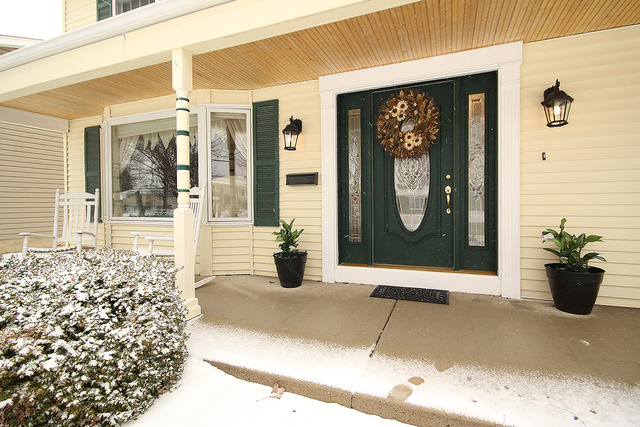 1115 E Lowden Ave, Wheaton, IL 60189 photo 2