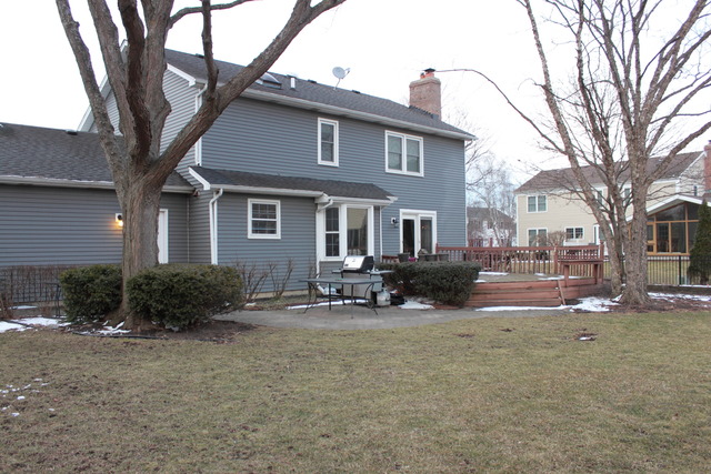 660 Longfellow Dr, Wheaton, IL 60189 photo 2