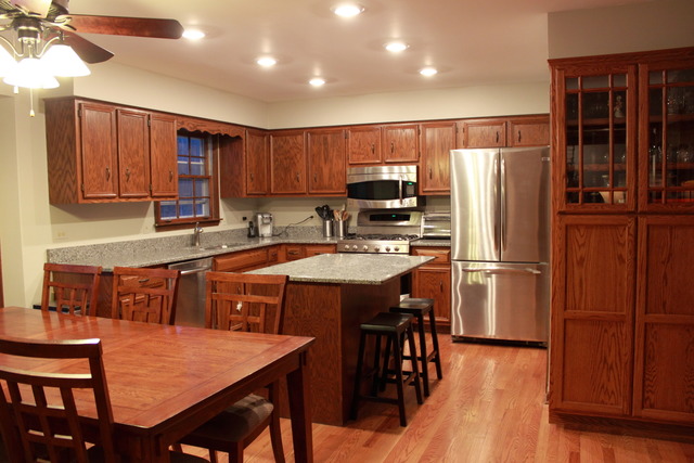 660 Longfellow Dr, Wheaton, IL 60189 photo 3