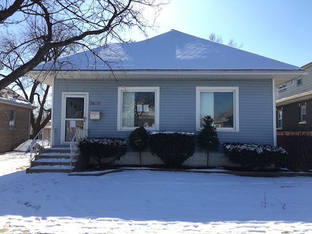 7429 W 56th Pl, Summit Argo, IL 60501 photo 1