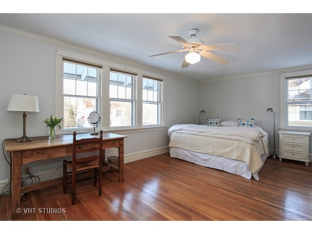 2806 Harrison St, Evanston, IL 60201 photo 16