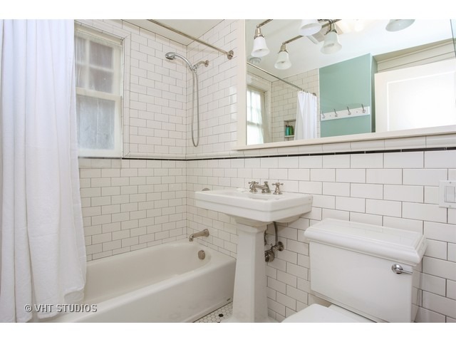 2806 Harrison St, Evanston, IL 60201 photo 17