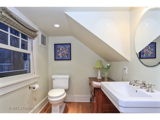 2806 Harrison St, Evanston, IL 60201 photo 14