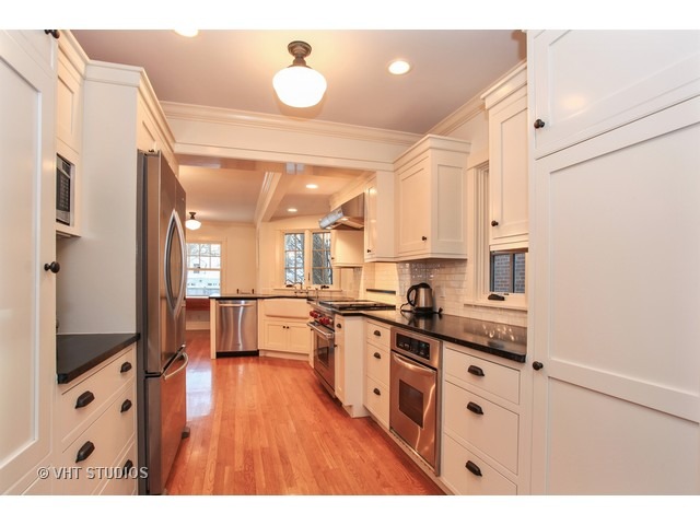 2806 Harrison St, Evanston, IL 60201 photo 13