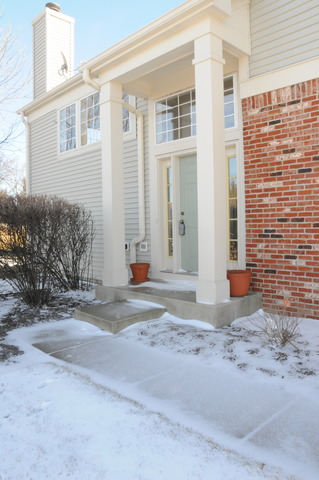 16 Parkside Ct, Algonquin, IL 60102 photo 2