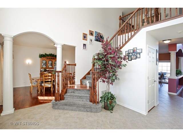12 Springbrook Ln, Algonquin, IL 60102 photo 2