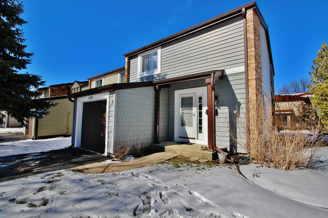 624 Lakeside Cir Dr, Wheeling, IL 60090 photo 1