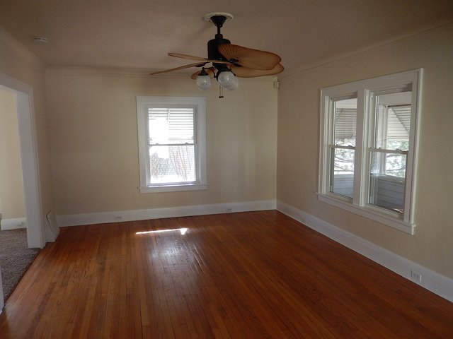 984 S Myrtle Ave, Kankakee, IL 60901 photo 4