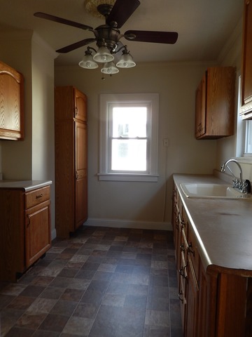 984 S Myrtle Ave, Kankakee, IL 60901 photo 5