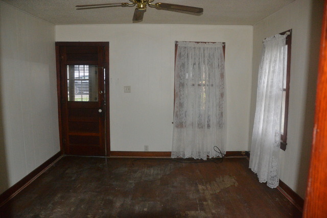 923 Jackson Ave, Dixon, IL 61021 photo 5