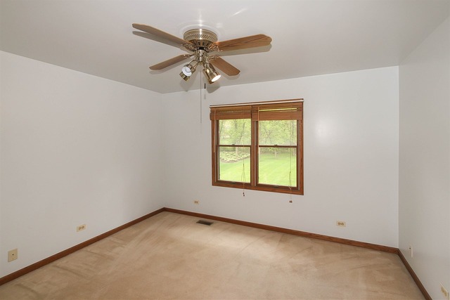 877 Kingston Ln, Bartlett, IL 60103 photo 16
