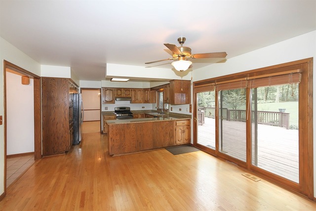 877 Kingston Ln, Bartlett, IL 60103 photo 7