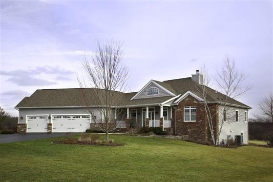 7447 Skyview Trl, Roscoe, IL 61073 photo 1