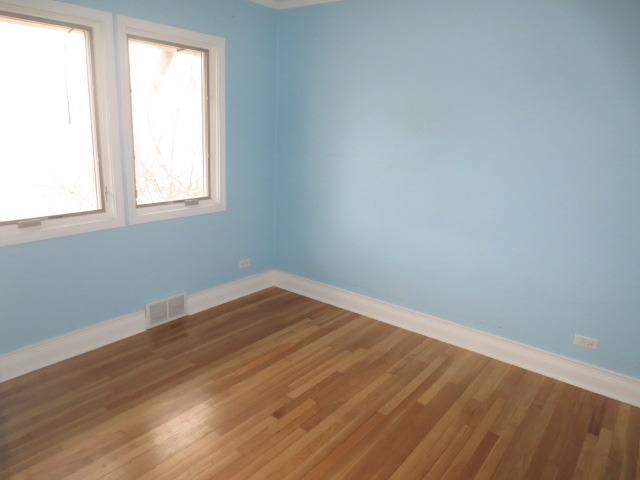 8305 45th St, Lyons, IL 60534 photo 3