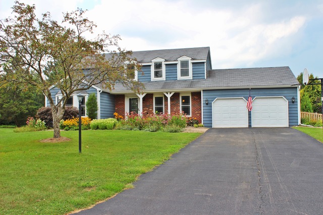 775 Sprucetree Ln, Algonquin, IL 60102 photo 1