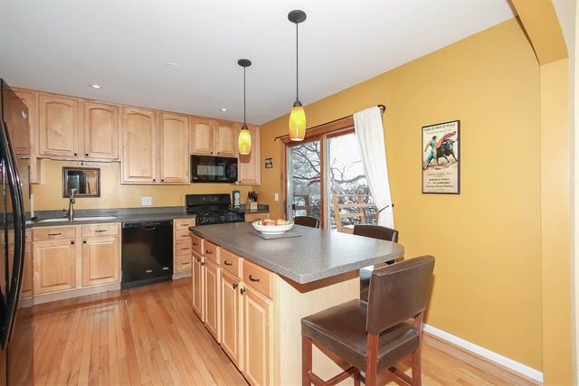1120 Dresden Dr, Hoffman Estates, IL 60192 photo 9