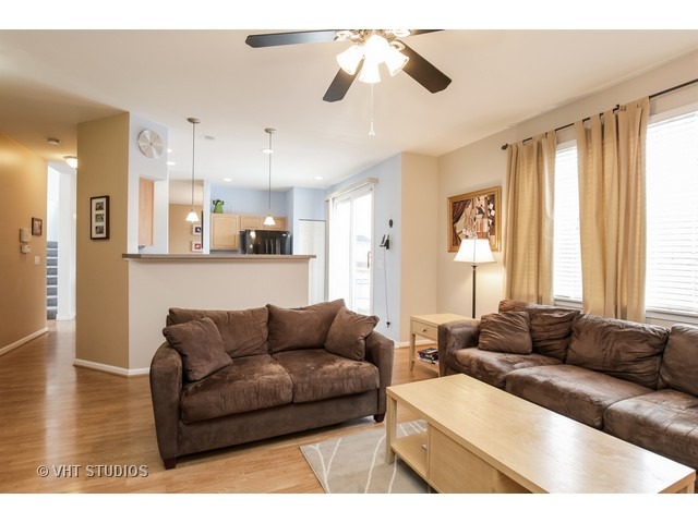 1382 Collins Dr, Cary, IL 60013 photo 8