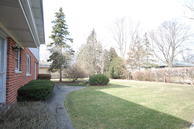 2110 Clover Rd, Northbrook, IL 60062 photo 14