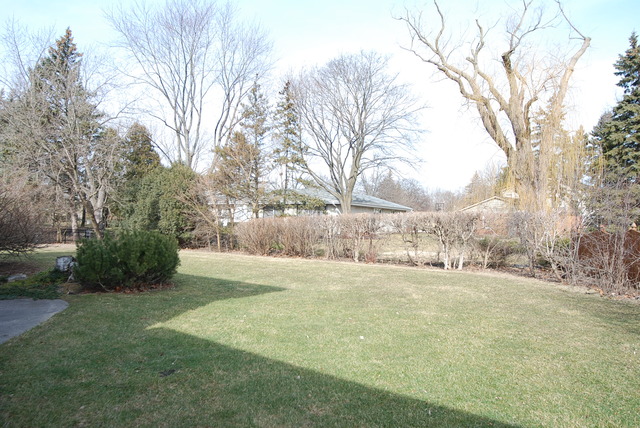 2110 Clover Rd, Northbrook, IL 60062 photo 15