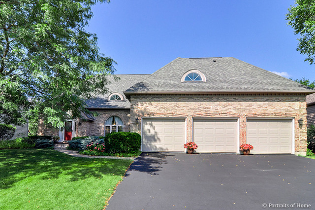 4260 White Eagle Dr, Naperville, IL 60564 photo 1