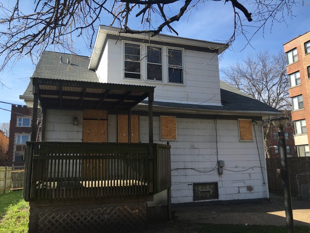 3065 E Cheltenham Pl, Chicago, IL 60649 photo 2