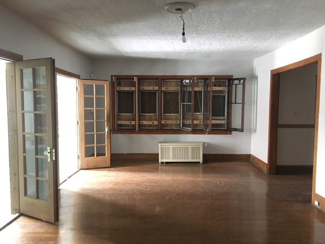 3065 E Cheltenham Pl, Chicago, IL 60649 photo 5