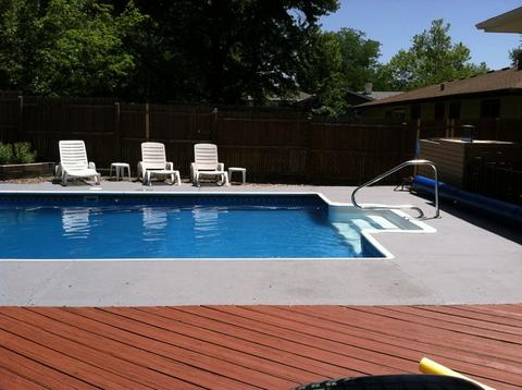 1220 Meadow Ln, Elgin, IL 60123 photo 3