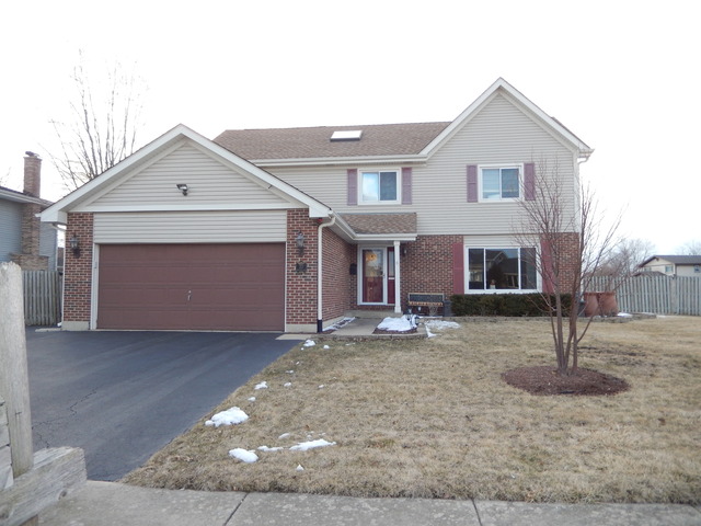 23 Mayfair Ln, Aurora, IL 60504 photo 1