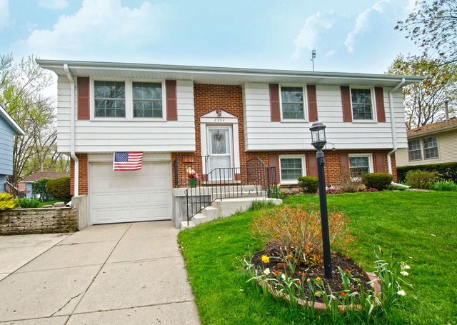 2304 Birch Ln, Rolling Meadows, IL 60008 photo 1