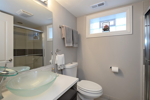 6311 N Karlov Ave, Chicago, IL 60646 photo 15