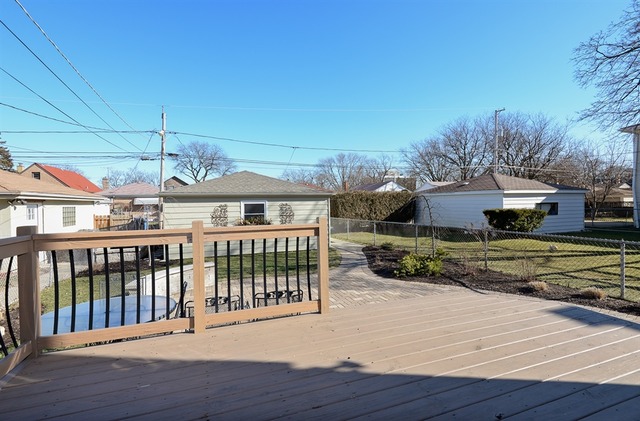 6311 N Karlov Ave, Chicago, IL 60646 photo 11