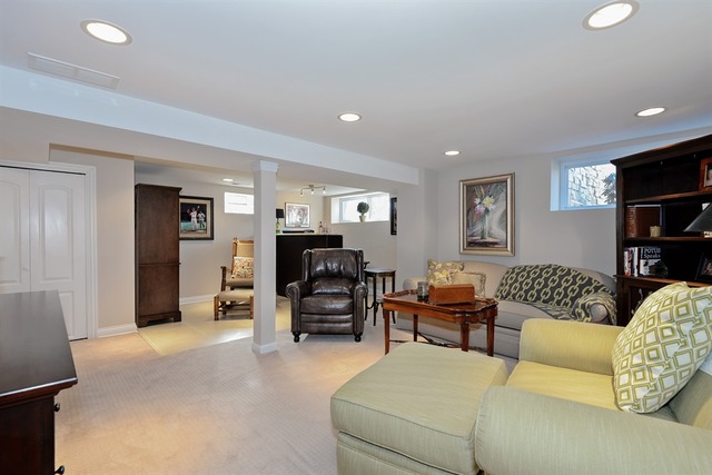 6311 N Karlov Ave, Chicago, IL 60646 photo 21