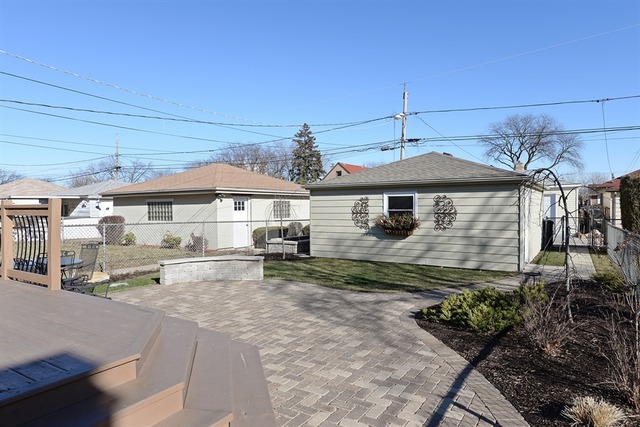 6311 N Karlov Ave, Chicago, IL 60646 photo 9