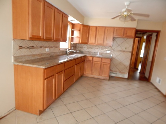 1735 E 93rd St, Chicago, IL 60617 photo 4
