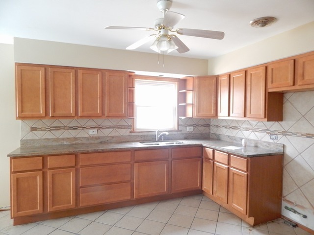 1735 E 93rd St, Chicago, IL 60617 photo 5