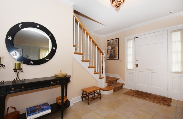 900 Windsor Rd, Glenview, IL 60025 photo 2