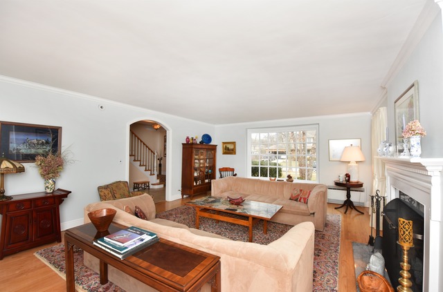 900 Windsor Rd, Glenview, IL 60025 photo 3