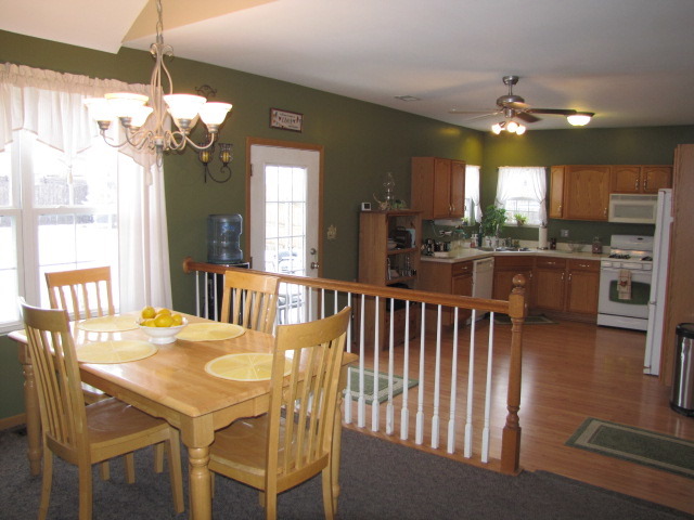 512 Chestnut Ln, Peotone, IL 60468 photo 11