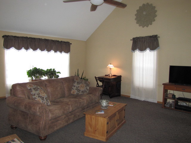 512 Chestnut Ln, Peotone, IL 60468 photo 5